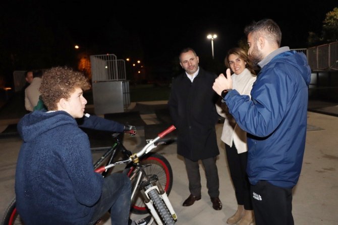 Yalova’da Gençler İçin Kaykay Pisti Yapılıyor