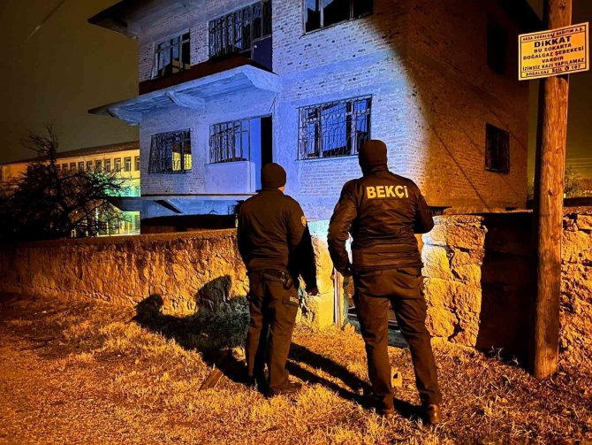 Mahalle Ve Çarşı Bekçileri Gecelerin Huzurunu Sağlıyor