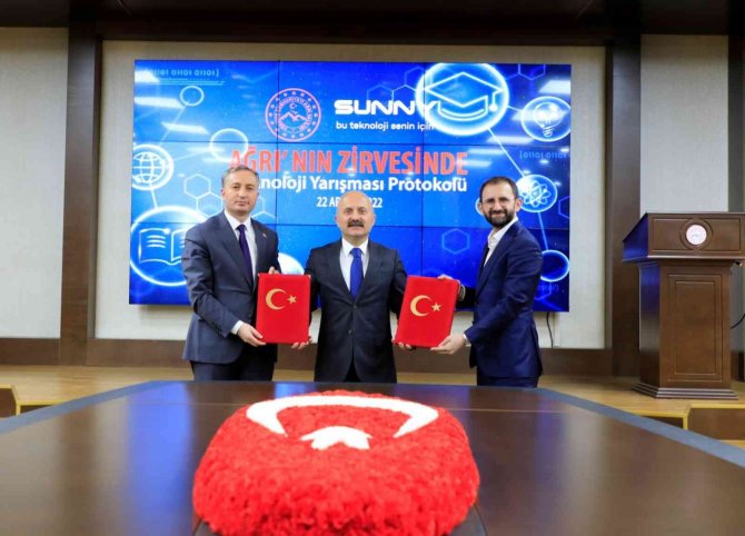 “Ağrı’nın Zirvesinde Teknoloji Yarışması” Protokolü İmzalandı