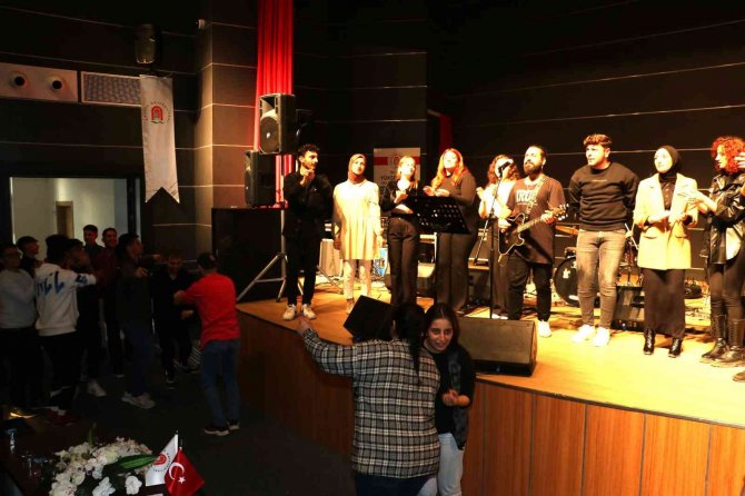 Finaller Öncesinde Moral Konseri