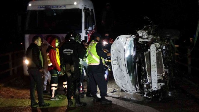 Çaya Uçan Hafif Ticari Aracın Sürücüsünün Cesedini Dalgıçlar Çıkardı