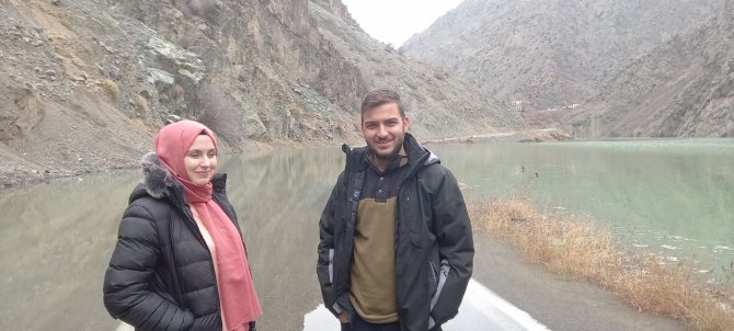 Artvin’de Nişanlı Çift Tanıştıkları Köyün Sular Altında Kalmasını Son Kez İzledi