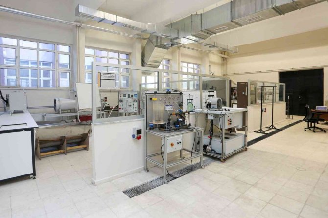 Mühendislik Fakültesinin Araştırma Laboratuvarları Yenilendi