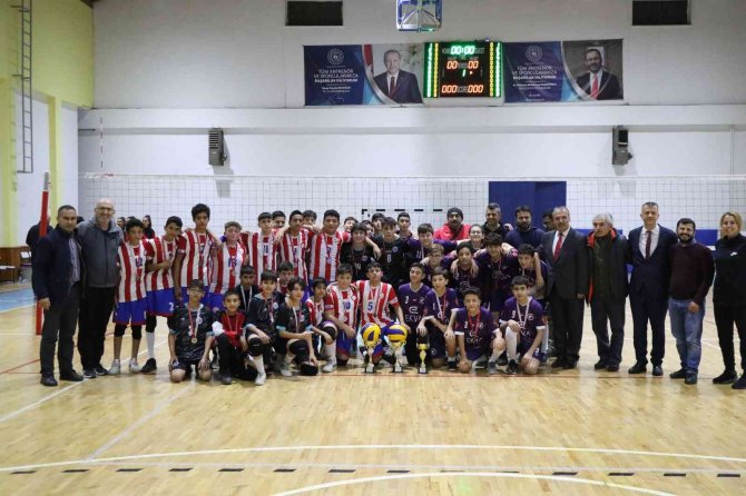 Aydın’da Filenin Yıldızları Belli Oldu