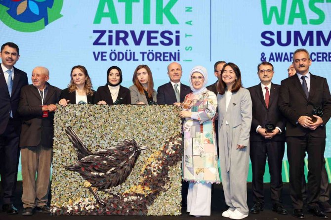 Emine Erdoğan: "Sıfır Atık Hareketi, Sizlerin Ellerinde Yükselip Tüm Dünyaya Ve Gelecek Nesillere Miras Kalacak"