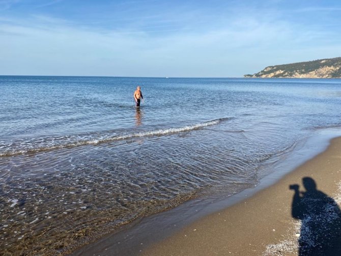 74’lük Dede Kış Ortasında Denize Girdi