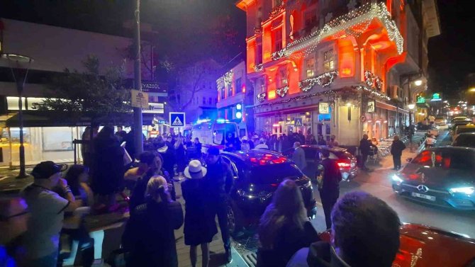 Bebek’te Restoranın Balkonu Çöktü: 4 Yaralı