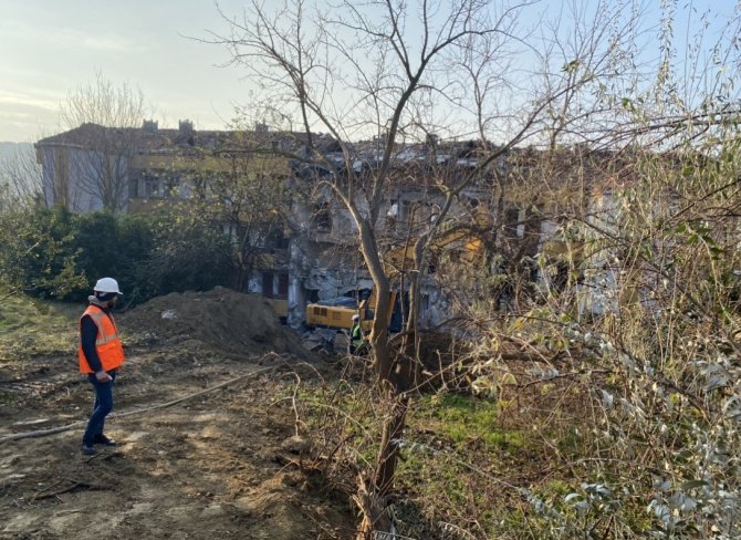 Büyükçekmece’de Kentsel Dönüşümü Yapılan 32 Yıllık Binanın Taşıyıcı Kolonlarından Deniz Kabukları Çıktı