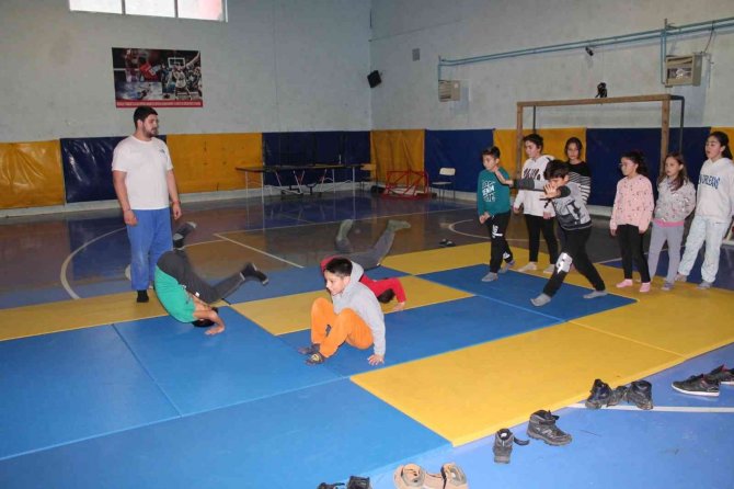 Dikmen’de Çocuk Ve Gençlere Ücretsiz Judo Kursu