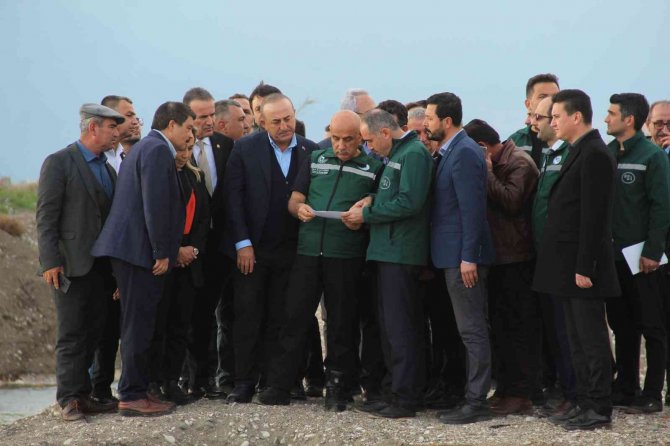 Bakan Kirişci: "Selden 3 Bin 254 Çiftçi, 12 Bin 106 Dekar Sera Alanı Etkilendi"