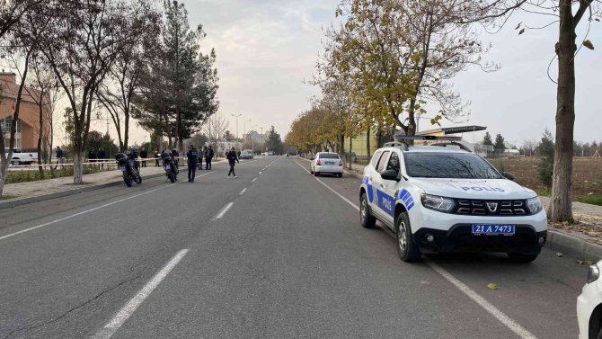 Diyarbakır’da Üniversite Personeline Araçtan Ateş Açıldı: 1 Yaralı