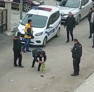 İ̇cra Yolu İle Evi Boşaltılan Kiracı Mahallede Terör Estirdi