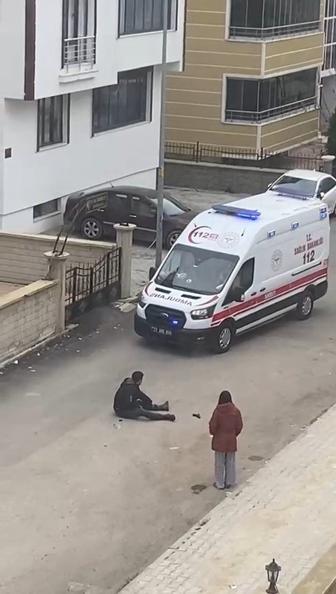 İ̇cra Yoluyla Evi Boşaltılan Ve Mahallede Terör Estiren Kiracı Yakalandı