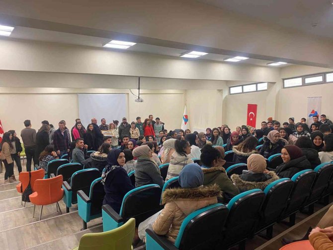 Erzurum Dt Oyuncuları, Öğrencilerle Söyleşti