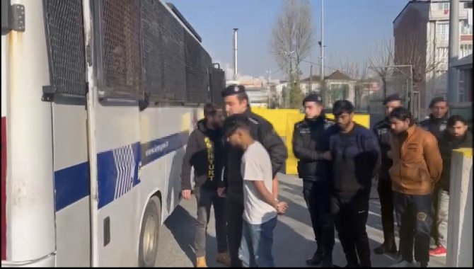 İ̇stanbul’da Korkunç Cinayet: 8 Şahıs Tarafından Dövülerek Bıçaklandı