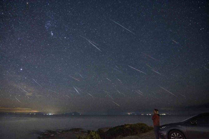 Fotoğraf Sanatçısı İ̇sa Turan Geminids Meteor Yağmurunda Eşsiz Görüntüler Yakaladı