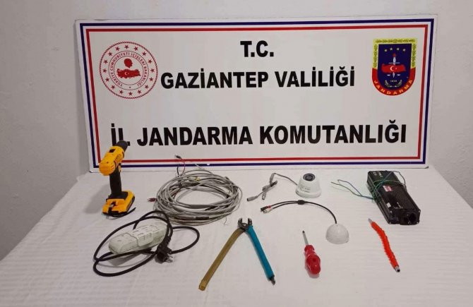 Jandarmanın Yakaladığı Hırsızlık Şüphelisi 18 Şahıs Tutuklandı