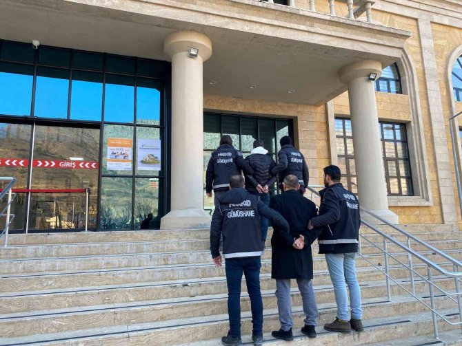 Yolcu Otobüsüyle Uyuşturucu Taşırken Polise Yakalandılar