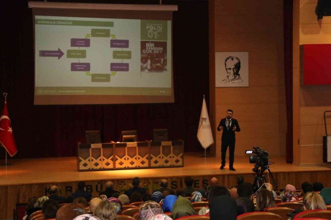 Karabük’te Anne Ve Anne Adaylarına ‘En İ̇yi Narkotik Polisi Anne’ Eğitimi