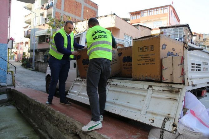 İ̇lkadım’dan 55 Aileye Soba Yardımı