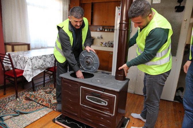 İ̇lkadım’dan 55 Aileye Soba Yardımı