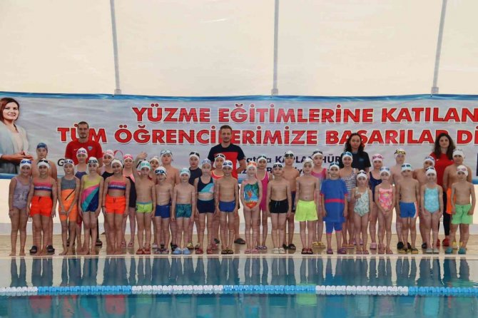 İ̇zmit’te Minikler Yüzücü Olabilmek İçin Çalışıyor