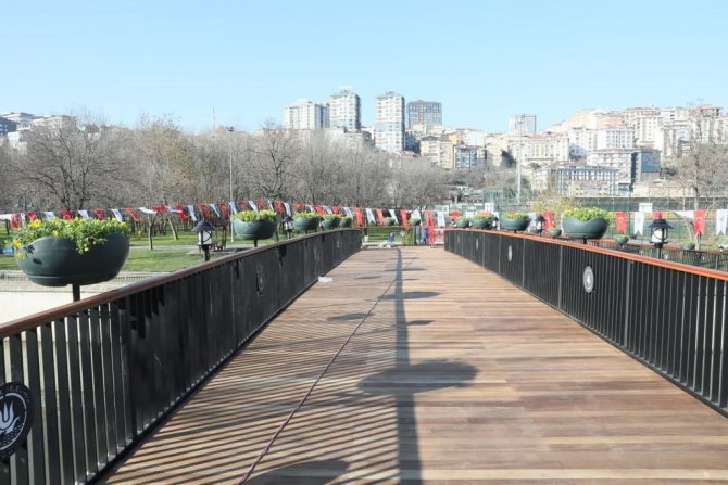Kağıthane Yeşil Vadi Yaya Köprüsü Açıldı