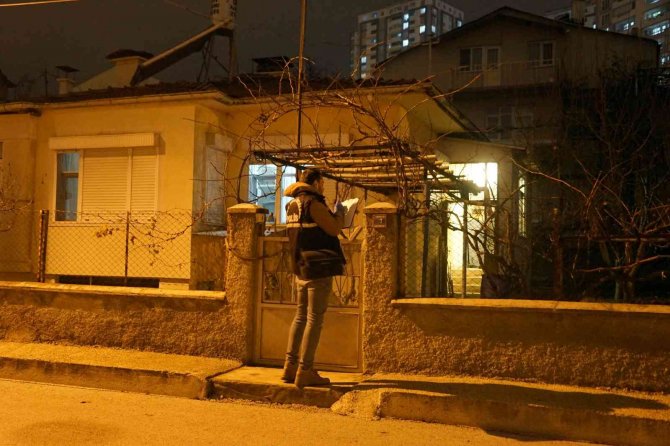 Evlerine Kadar Geldiler, Yaşlı Çifti 700 Bin Tl Dolandırdılar