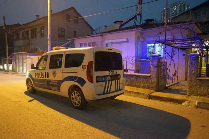 Evlerine Kadar Geldiler, Yaşlı Çifti 700 Bin Tl Dolandırdılar