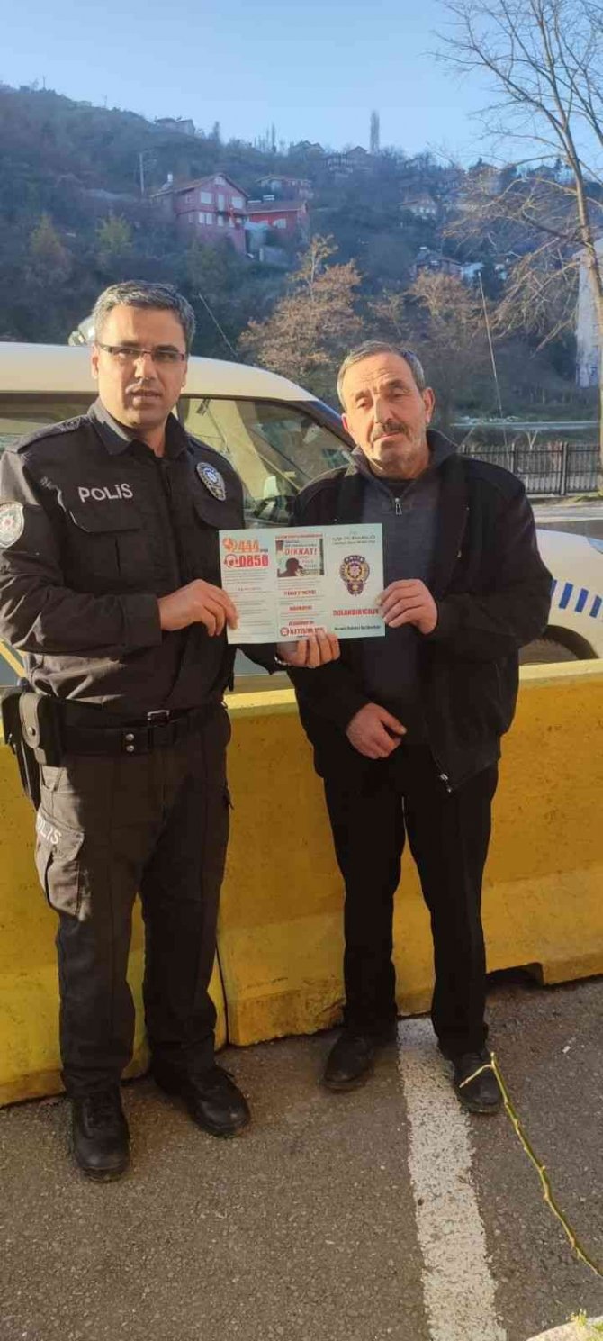Kastamonu’da Yaşlı Vatandaşı Dolandırılmaktan Polis Ekipleri Kurtardı