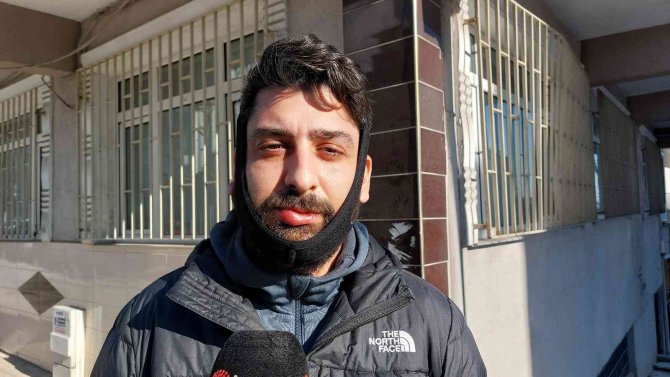 Küçükçekmece’de Camdan Kafasını Çıkaran Adam Kurşun Yedi