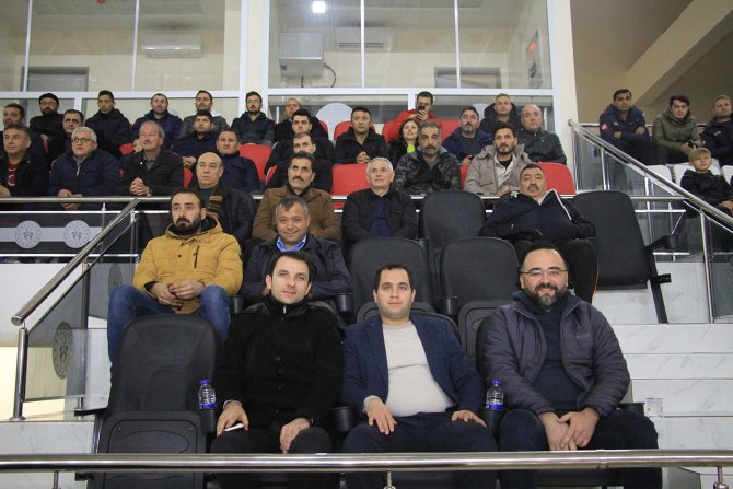 Kurumlar Arası Voleybol Turnuvasının Şampiyonu Esnafspor