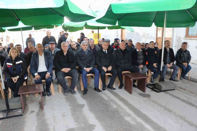 Üreticilerin Meyve Fidanları Manisa Büyükşehir Belediyesinden