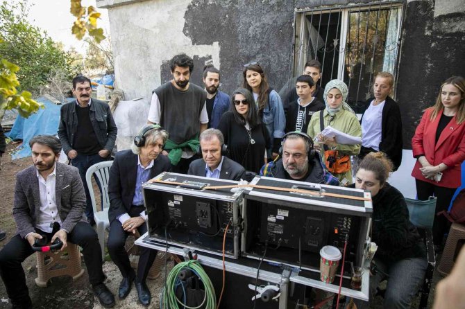 Hamit İ̇zol’un Eseri ’Roza’ Film Oluyor