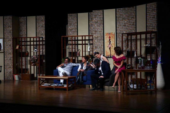 Büyükşehir’den 3 Günde 3 Tiyatro Oyunu