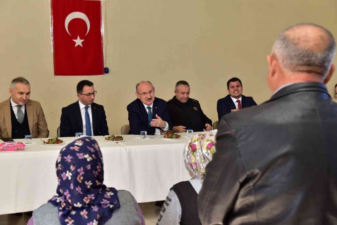 Vali Karadeniz Köprübaşı İlçesinde İncelemelerde Bulundu