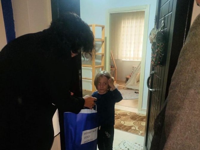 Evlerinde Ziyaret Edilen Küçük Çocukları Okula Davet Ediyorlar