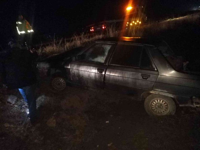 Önce Bariyere Çarptı, Sonra Yol Dışına Savruldu