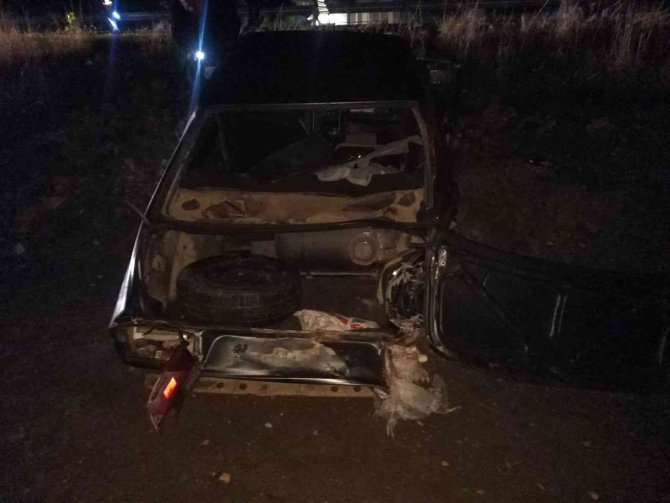 Önce Bariyere Çarptı, Sonra Yol Dışına Savruldu