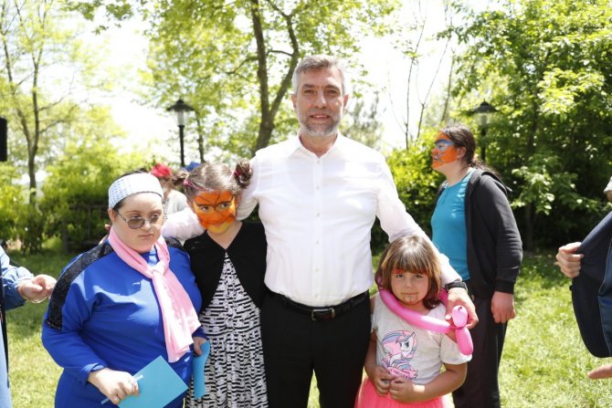 Özel Gereksinimli Bireyler Başkan İ̇lhan Ocaklı İle Buluşuyor