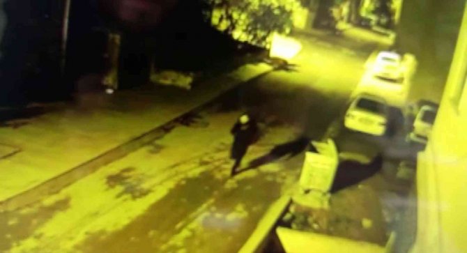 Pendik’te Silahlı Saldırgan, Tartıştığı Motosikletliye Kurşun Yağdırdı