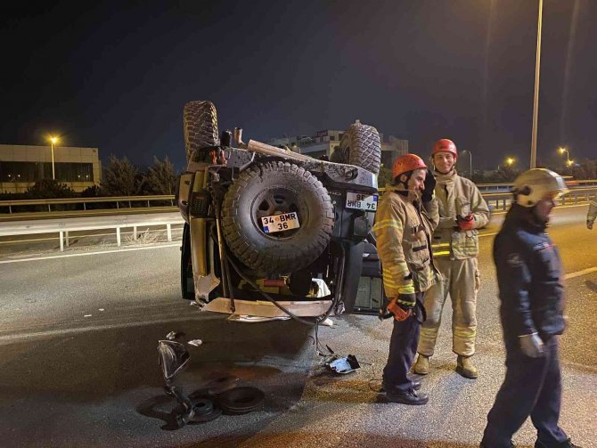 Sancaktepe Tem’de Cip İle Otomobil Çarpıştı: 1 Yaralı