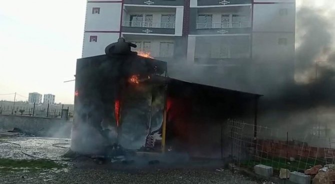 Siirt’te Bekçi Kulübesinde Çıkan Yangın İtfaiye Ekiplerince Söndürüldü