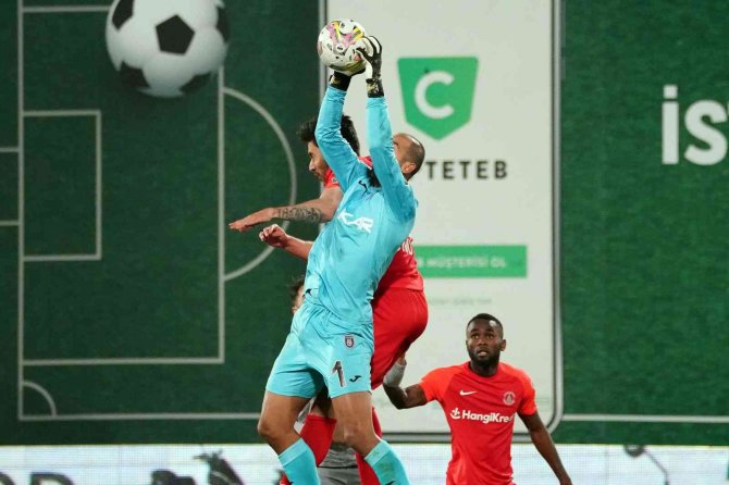 Spor Toto Süper Lig: Ümraniyespor: 1 - Medipol Başakşehir: 3 (Maç Sonucu)