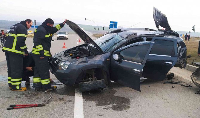 Takla Atan Araçtan Burunları Bile Kanamadan Çıktılar