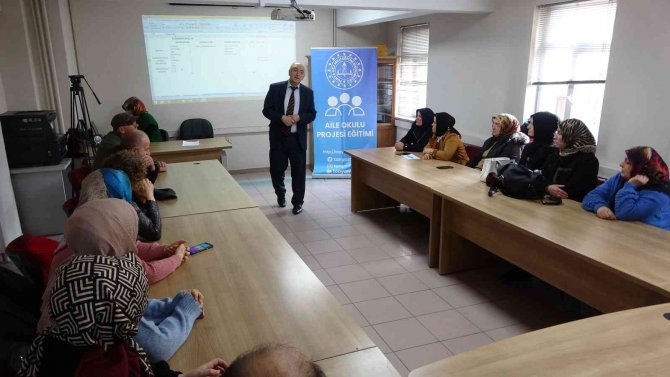 Ailelere Terapi Gibi Eğitim