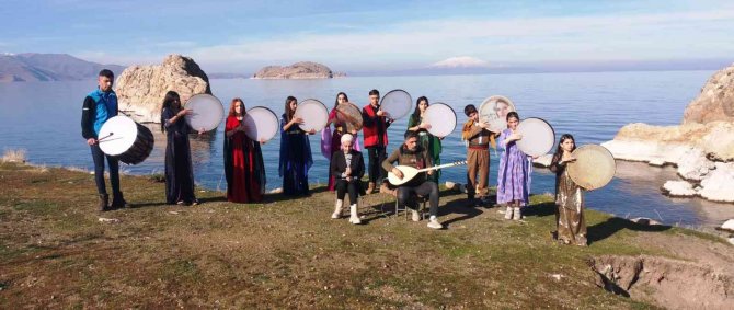 Van Gölü Sahilinde Erbani Ziyafeti