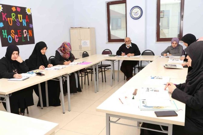 Ko-mek’te 122 Bin Kursiyere Yabancı Dil Eğitimi Verildi