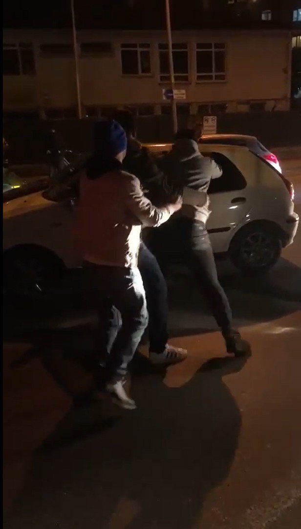 Yalova’da Kaza Sonrası Tekme Ve Yumruklar Havada Uçuştu