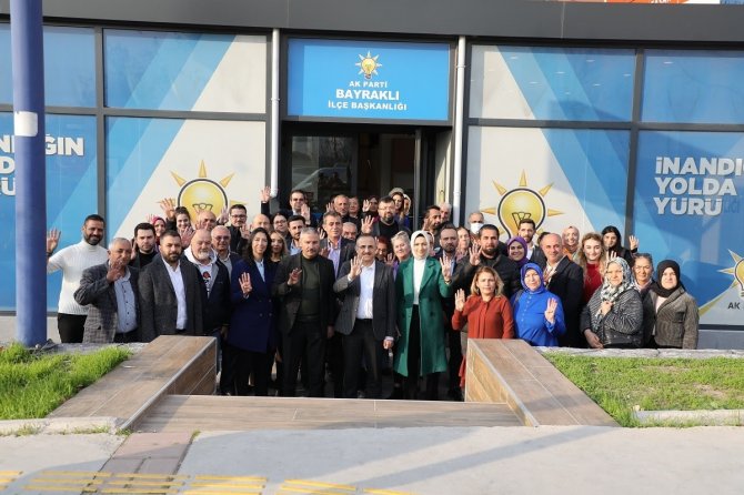 Ak Partili Sürekli’den Konak Ve Bayraklı Çıkarması